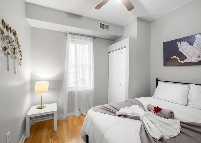 Large Lovely Apt In Prime Area